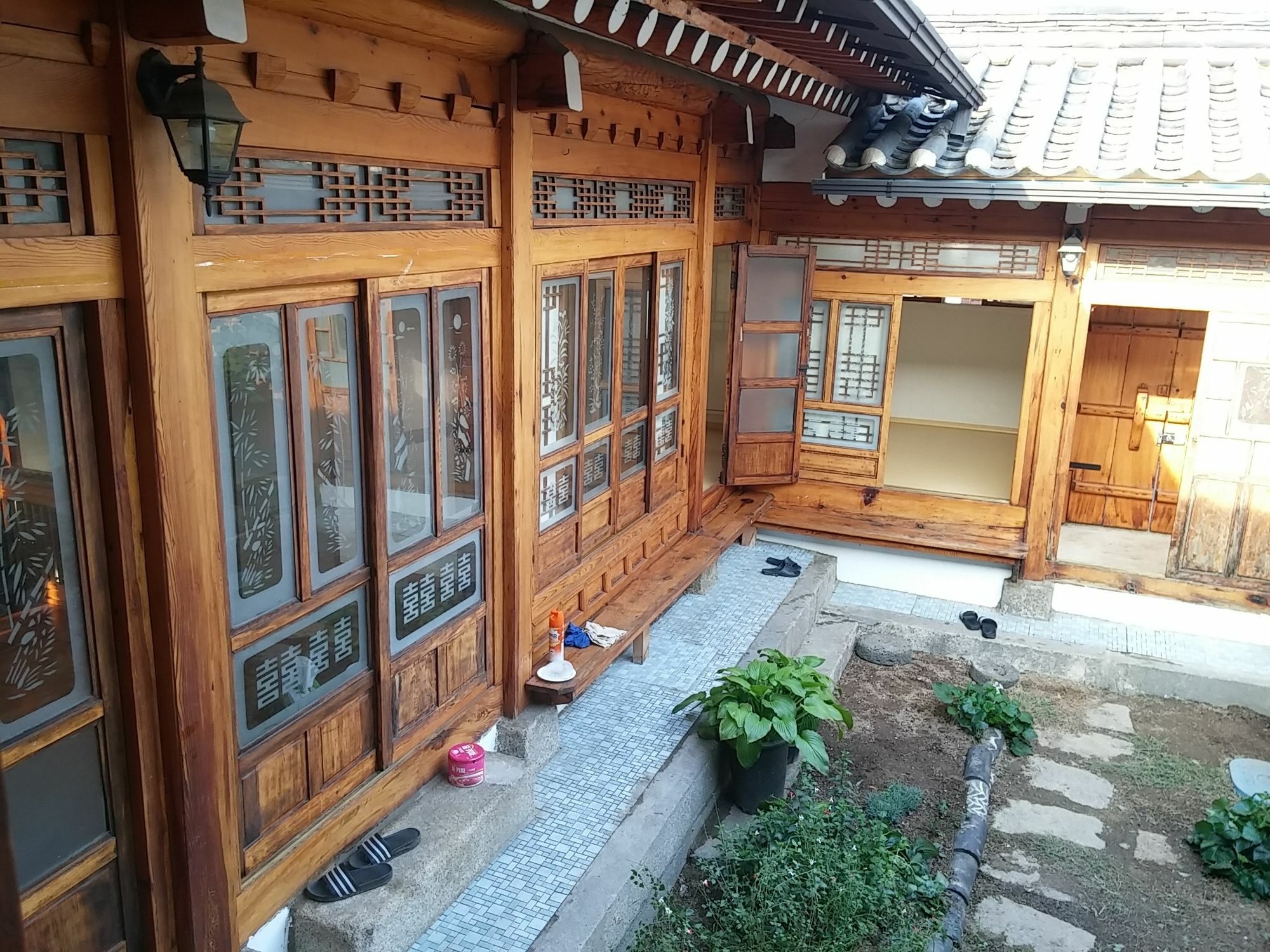 Nuri Hanok Guesthouse Seoul Exterior photo