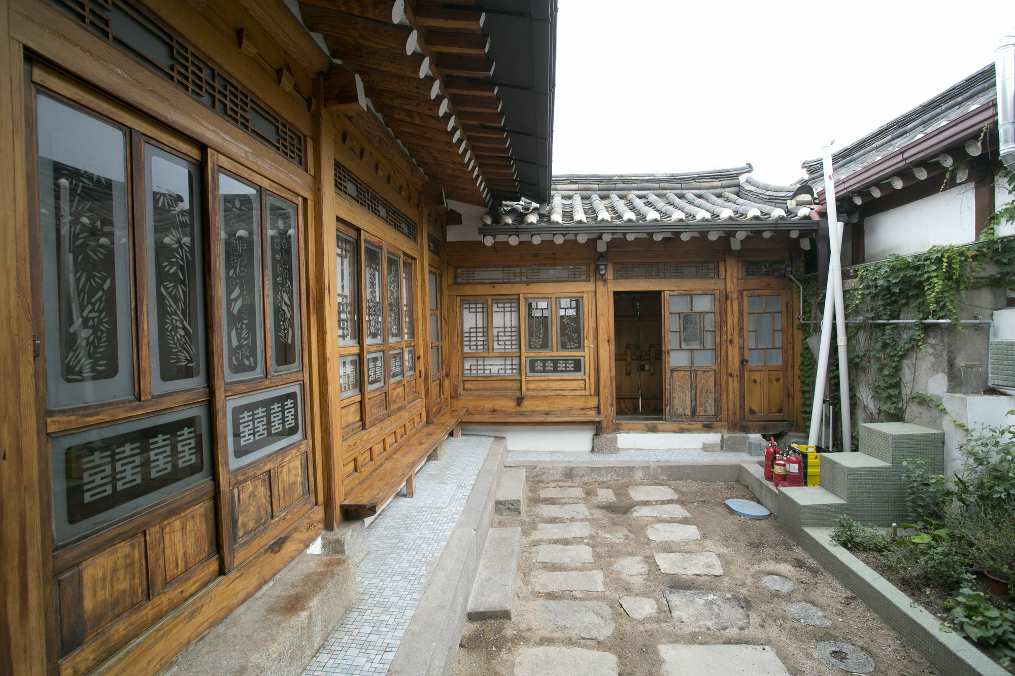Nuri Hanok Guesthouse Seoul Exterior photo